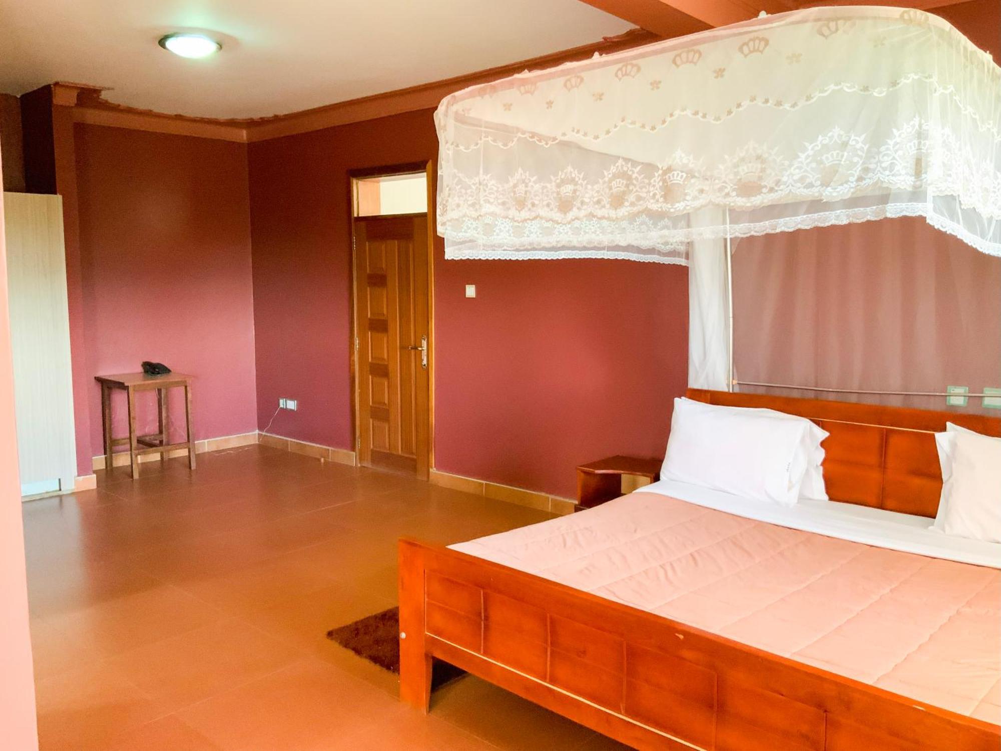 Hendo Hotel Entebbe Exterior foto
