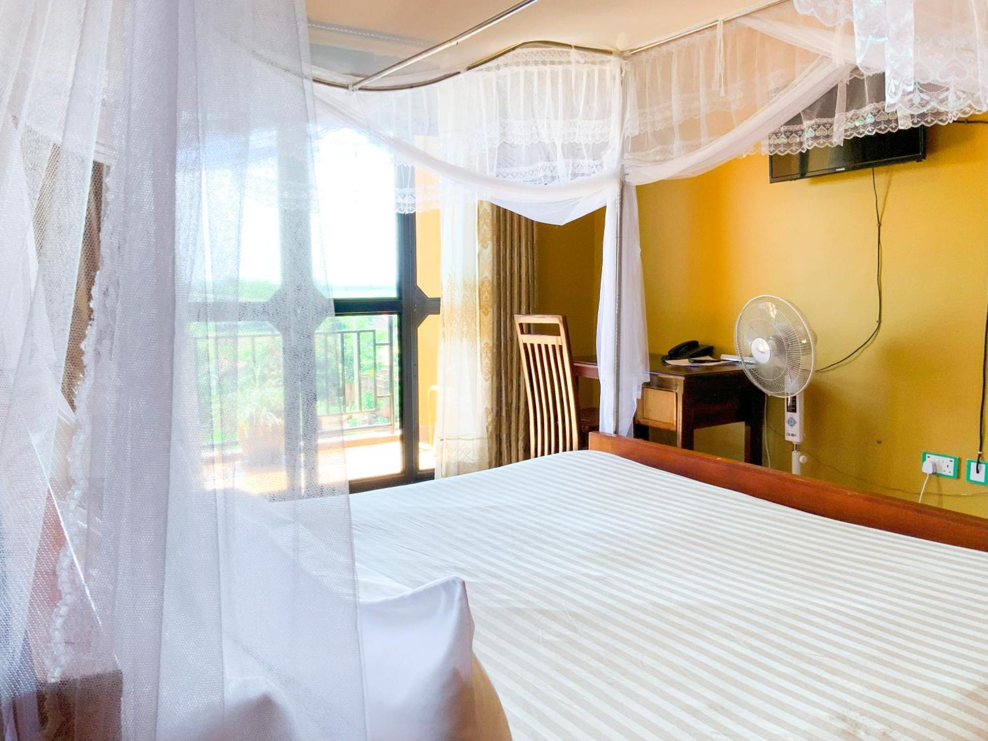 Hendo Hotel Entebbe Exterior foto